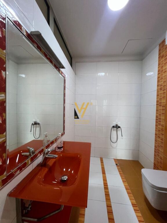 OFFICE 132 M2 FOR RENT AT GARDA 150,000 LEKE