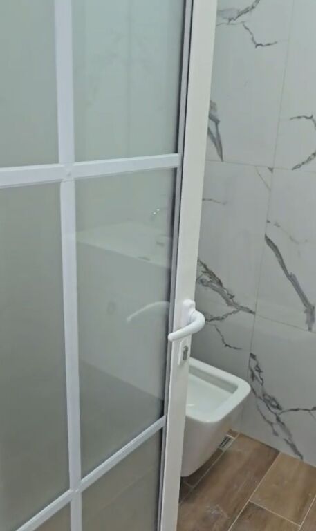 Shitet Apartment  1 plus 1   Afër Shkollës Kuqe