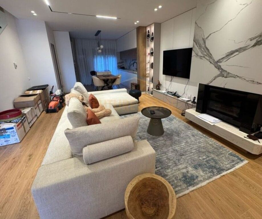 Affitto, Villa su 3 Piani, TEG, Tirana.