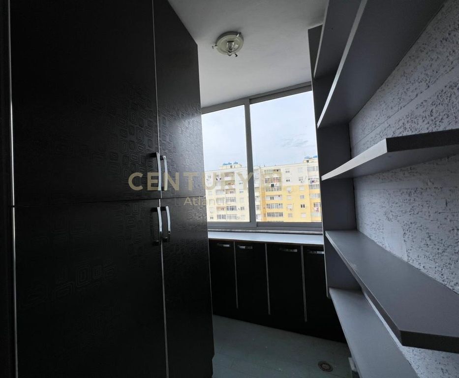 IN VENDITA APPARTAMENTO 2+1+2 BAGNI E 2 BALCONI PRESSO EX URT A DURRËS !