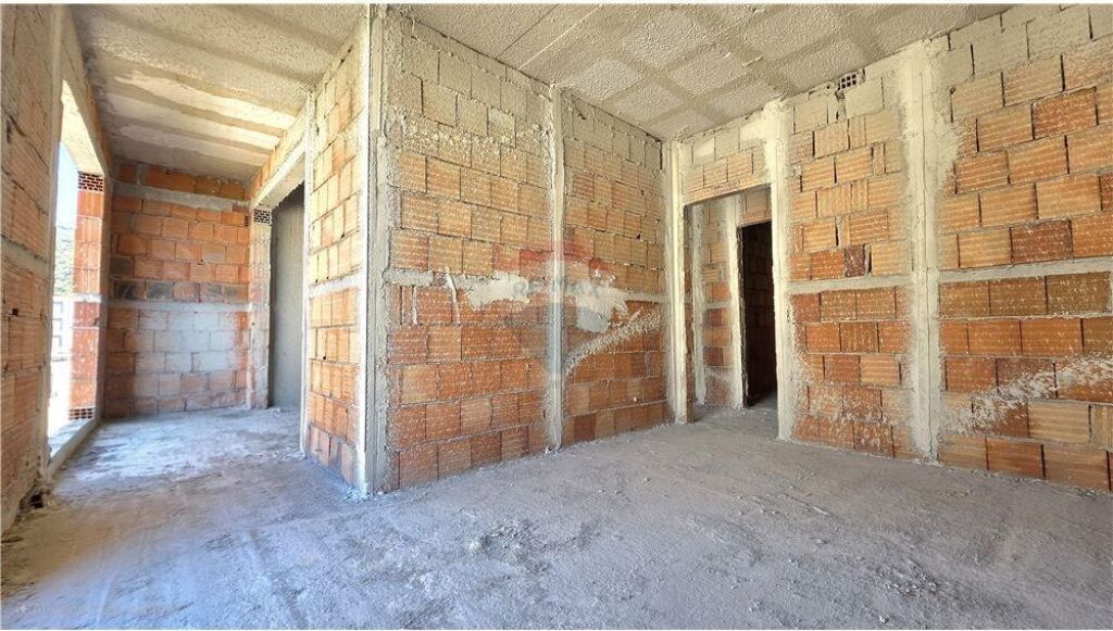 🏡 Apartament 1+1 për Shitje – Lungomare, Vlorë