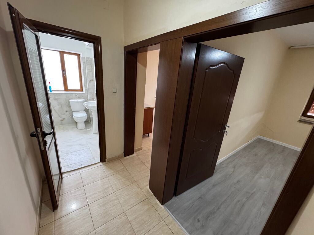 🏡 1+1 me Qira – Korçë, Lagjja 14 Rr. Viktor Eftimiu
