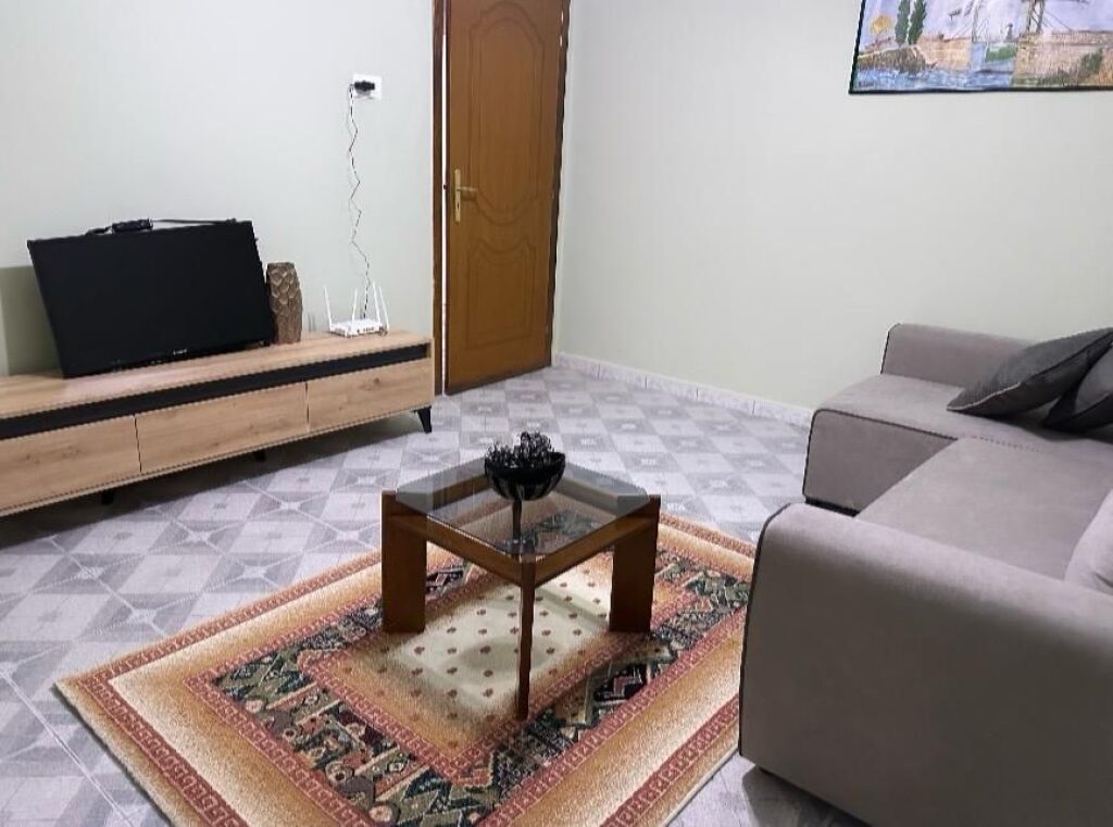 🏡 Apartment 2+1 for rent – near the University Library (at Mirësi)💰 60,000 lek/month