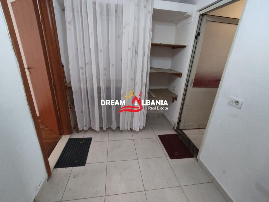 Appartamento 1+1 in affitto nella zona di Xhamllik vicino a Ish Venue ( ID 4219486 )