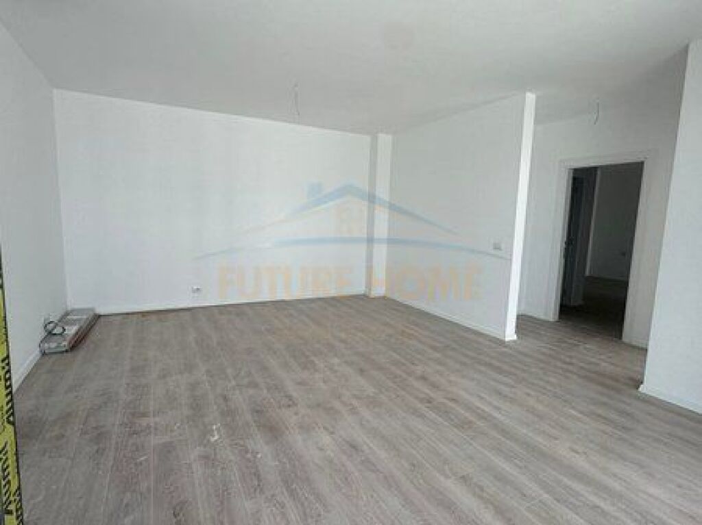 Shitet, Apartament 2+1+2, Akses Tirana, Ish Sheshi Shqiponja