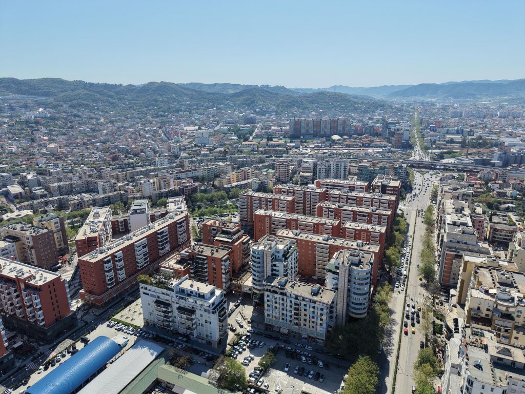 🏢 Business Premises for Sale + Active Business – near Rruga e Kavajës