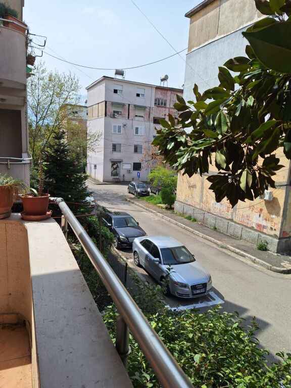 Shitet 3+1 prane Xhamlliku Tirane 144 m2 189 000 eur