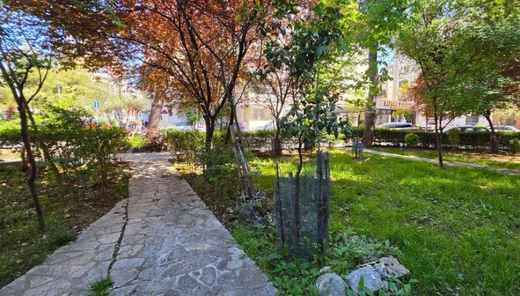 Commercial space for rent, Mozaiku of Tirana, 21 December