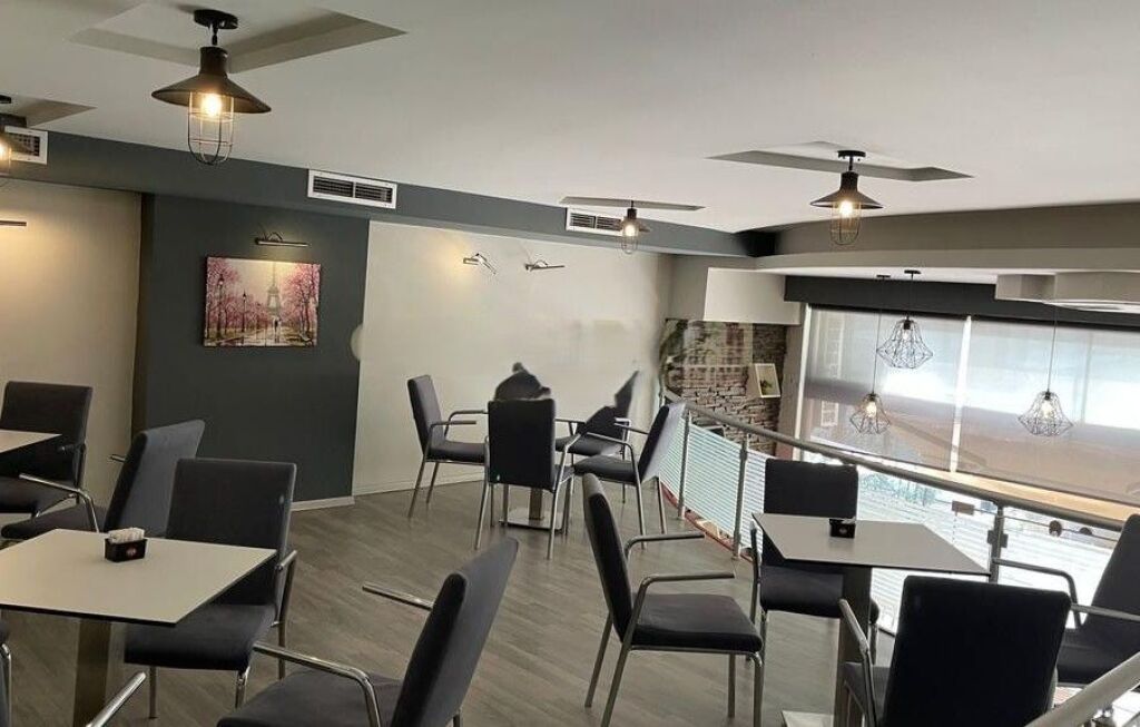 LAPRAKE, WE RENT BAR-CAFE