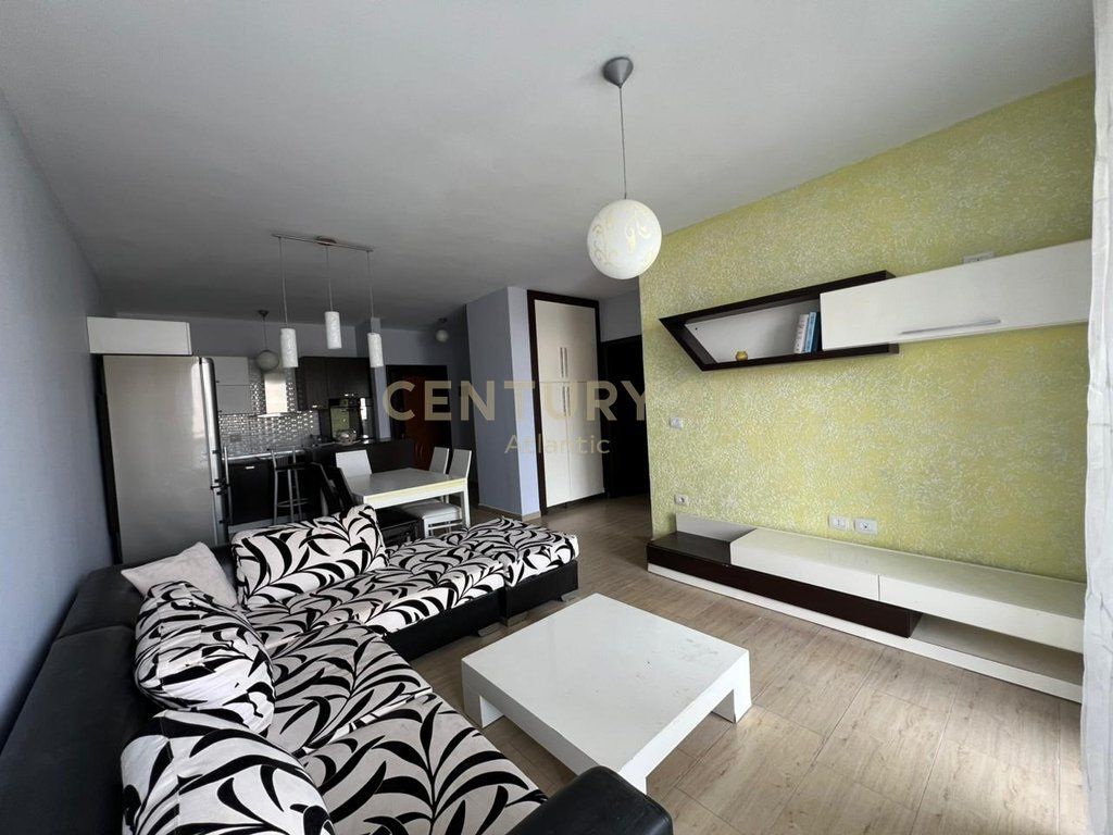 IN VENDITA APPARTAMENTO 2+1+2 BAGNI E 2 BALCONI PRESSO EX URT A DURRËS !