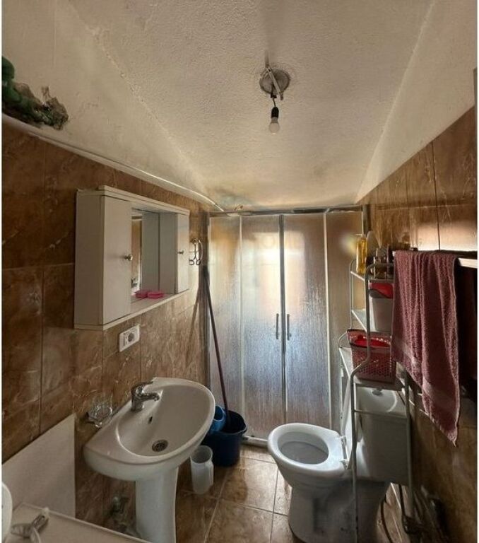 For sale, Apartment 2+1, Zogu I Boulevard, Tirana