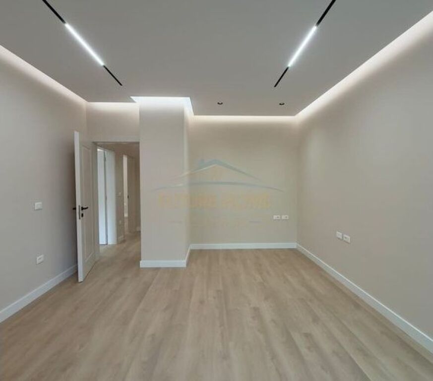 Affitto, Locale 2+1+2+ Posto Auto, Coin, Tirane