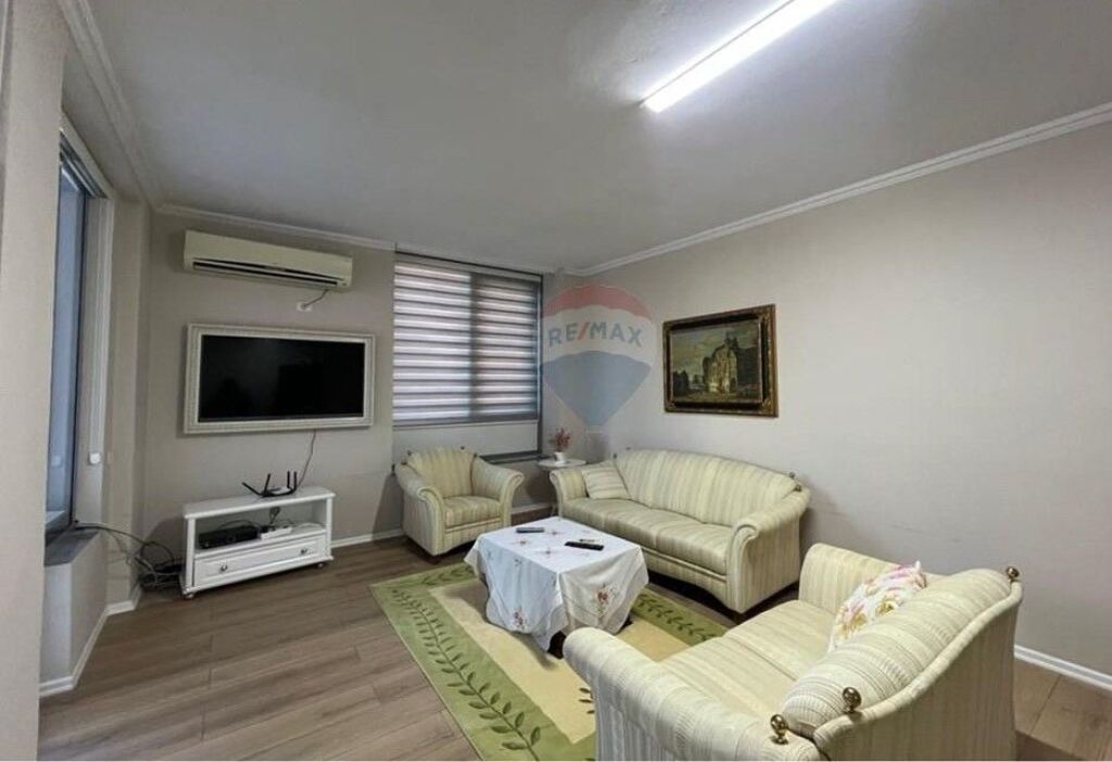 APARTMENT FOR RENT IN THE CENTER. ID: 530281057-72