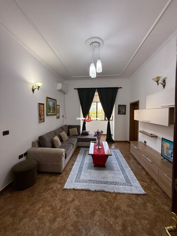 Apartment 1+1 with separate kitchen for rent in Bllok near Agimi cinema in Tirana (ID 4219230)