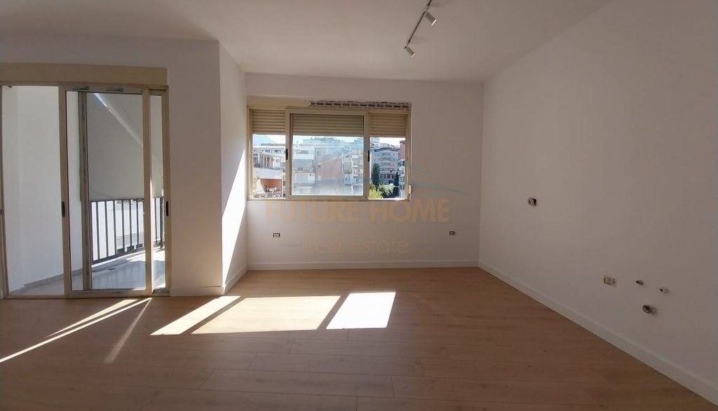 Shitet,Apartament 2+1+2,Pasticeri Melisa,Fresk.
