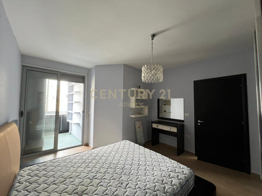 IN VENDITA APPARTAMENTO 2+1+2 BAGNI E 2 BALCONI PRESSO EX URT A DURRËS !