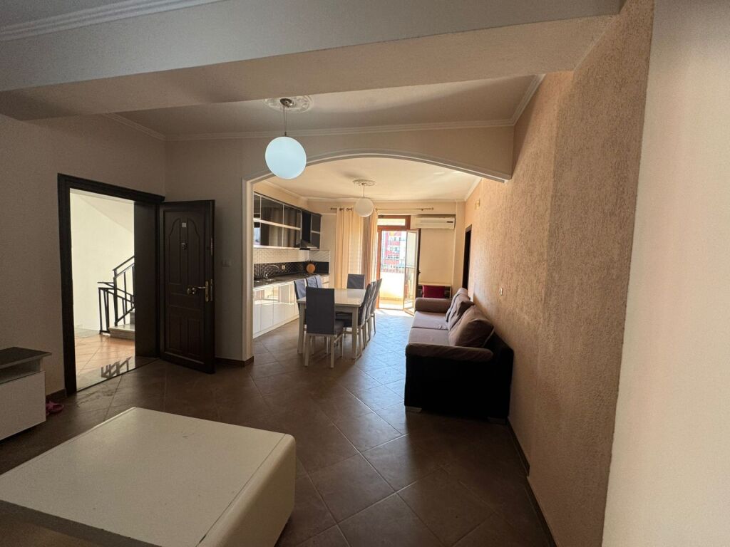 Appartamento 3+1+2 in vendita nel centro di Lezha – Posizione perfetta!