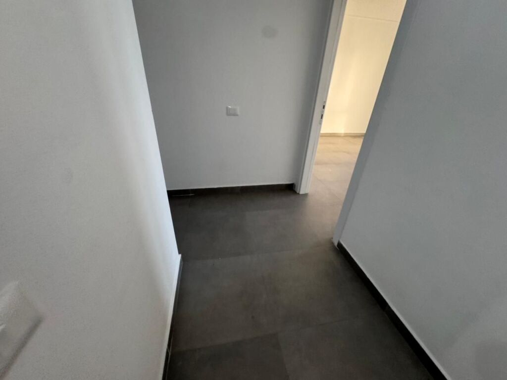 🏡 Appartamento 2+1+2 in affitto  📍 Indirizzo: Farmacia 10💰 Prezzo: 60.000 lek/mese