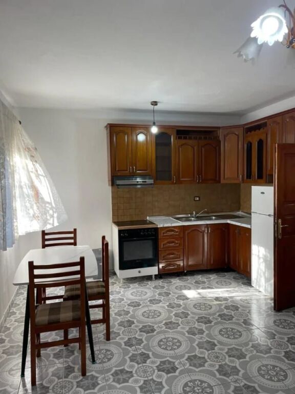 APPARTAMENTO 1+1. 350 EURO. OSPEDALE AMERICANO 3.