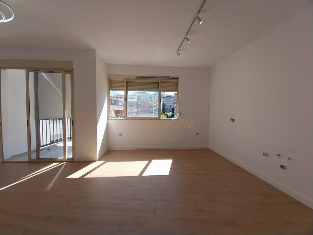 SHITET APARTAMENT 2+1+2,FRESK