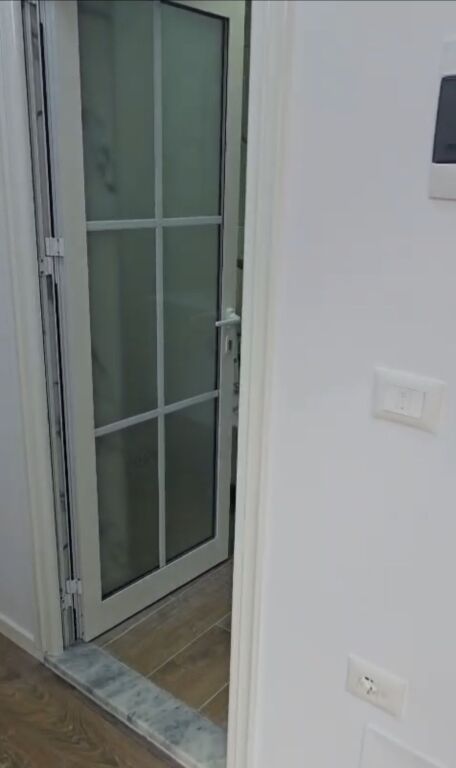 Shitet Apartment  1 plus 1   Afër Shkollës Kuqe