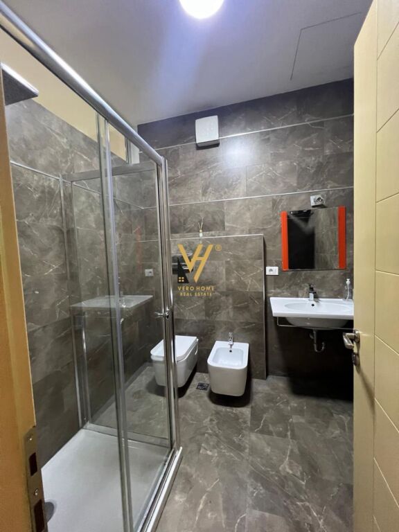 OFFICE 132 M2 FOR RENT AT GARDA 150,000 LEKE