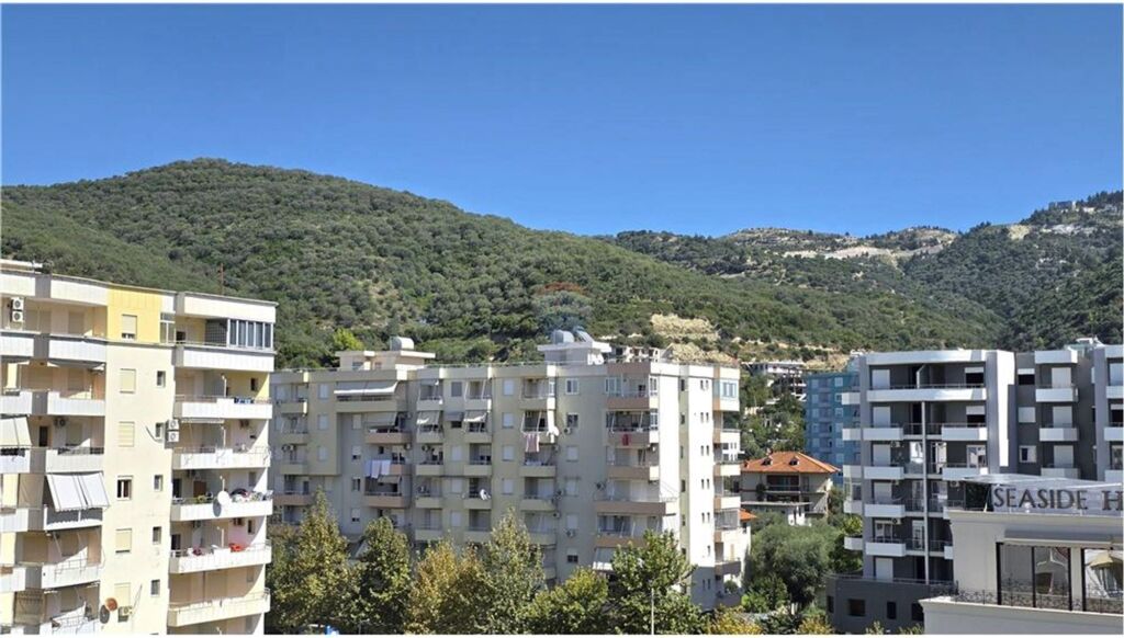 🏡 Apartament 1+1 për Shitje – Lungomare, Vlorë