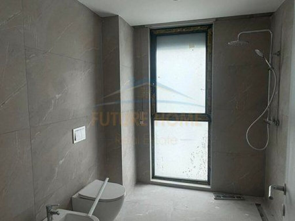 Shitet, Apartament 2+1+2, Akses Tirana, Ish Sheshi Shqiponja