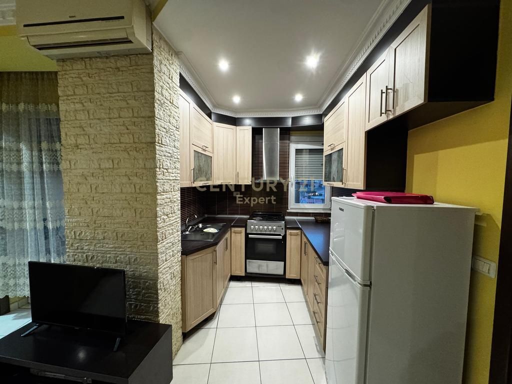 Apartament 2+1 Me Qira tek Kopshti Botanik Zoologjik !!!