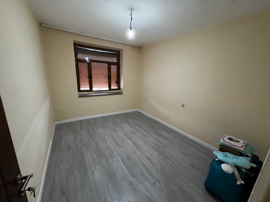 🏡 1+1 me Qira – Korçë, Lagjja 14 Rr. Viktor Eftimiu