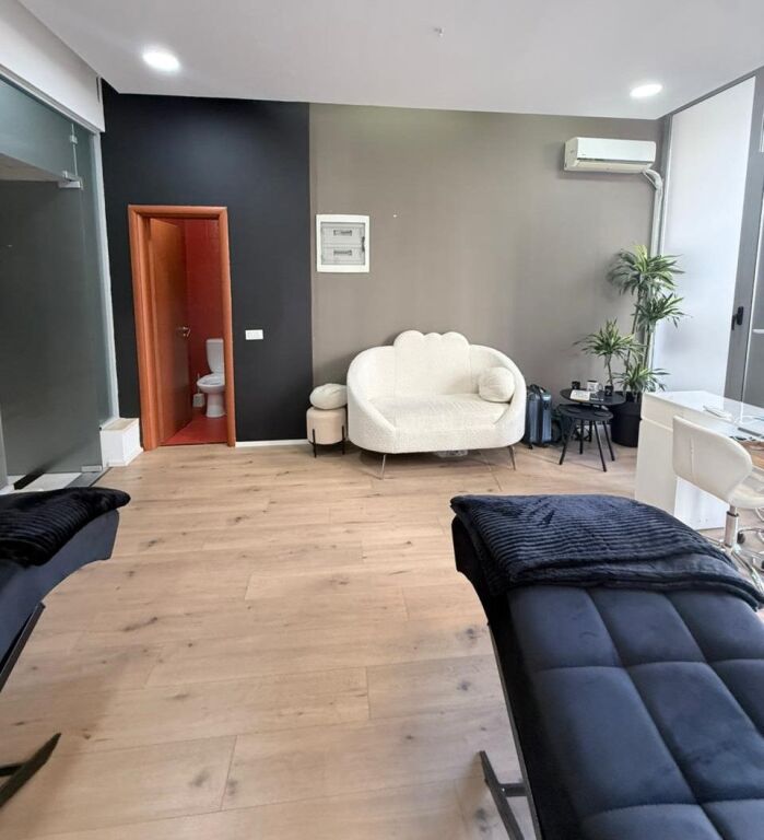 🏢 Ufficio in Affitto – Bllok (vicino all'Università di Giurisprudenza)