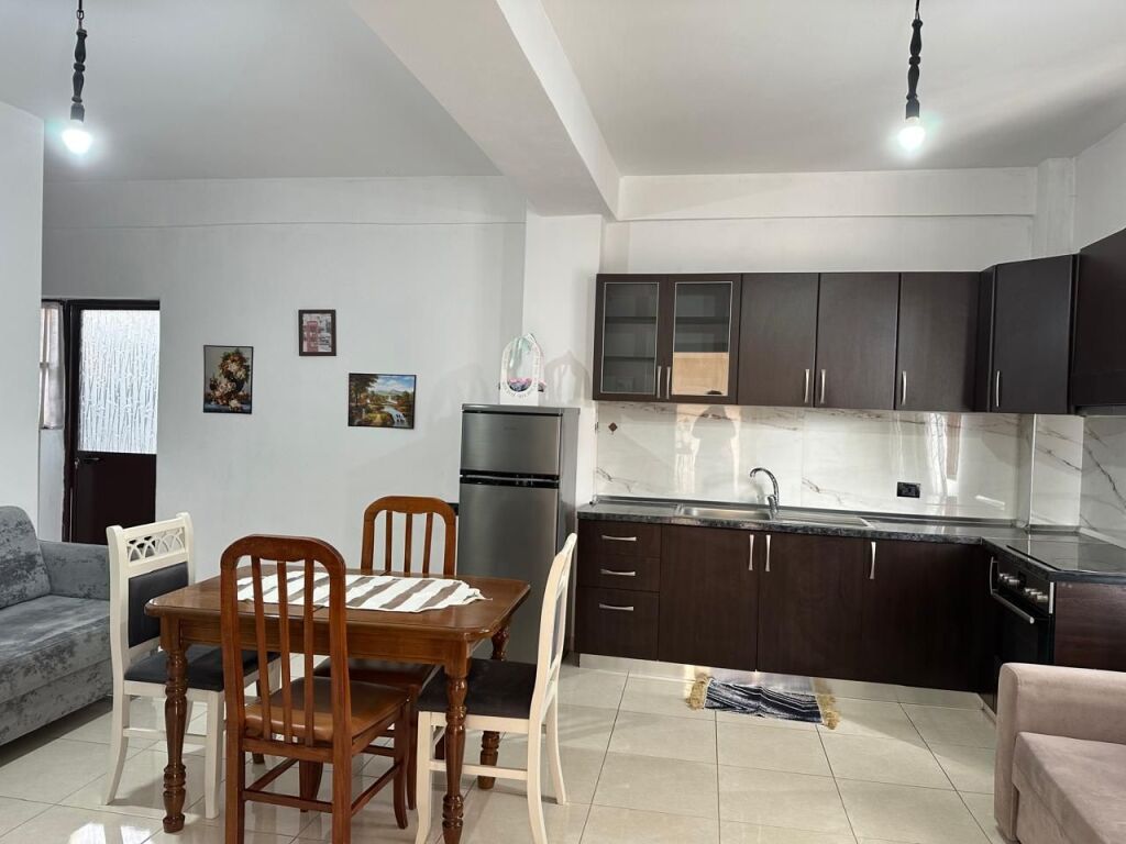 🏡 Rent First floor of a villa–📍 Area: 5 Maj 🏠 Typology: 1+1