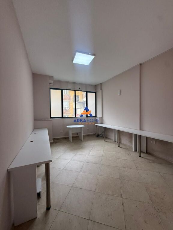 OFFICE SPACE FOR RENT 110M2 "MUHAMET GJOLLESHA STREET" 100,000 LEKE