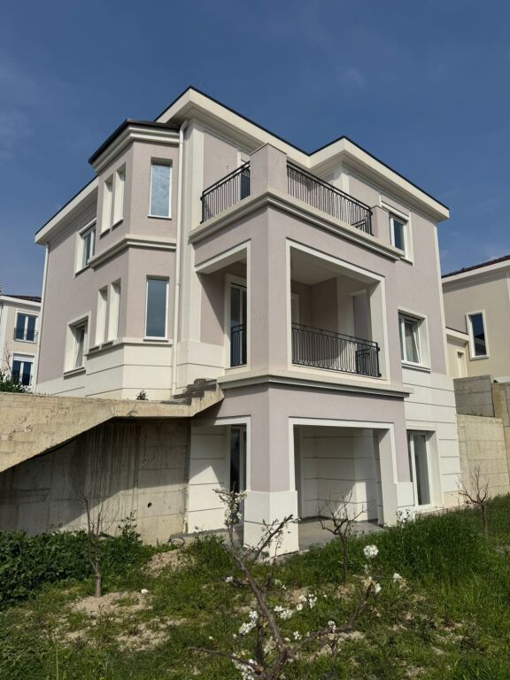VILLA IN VENDITA A COLLINA VERDE TEG