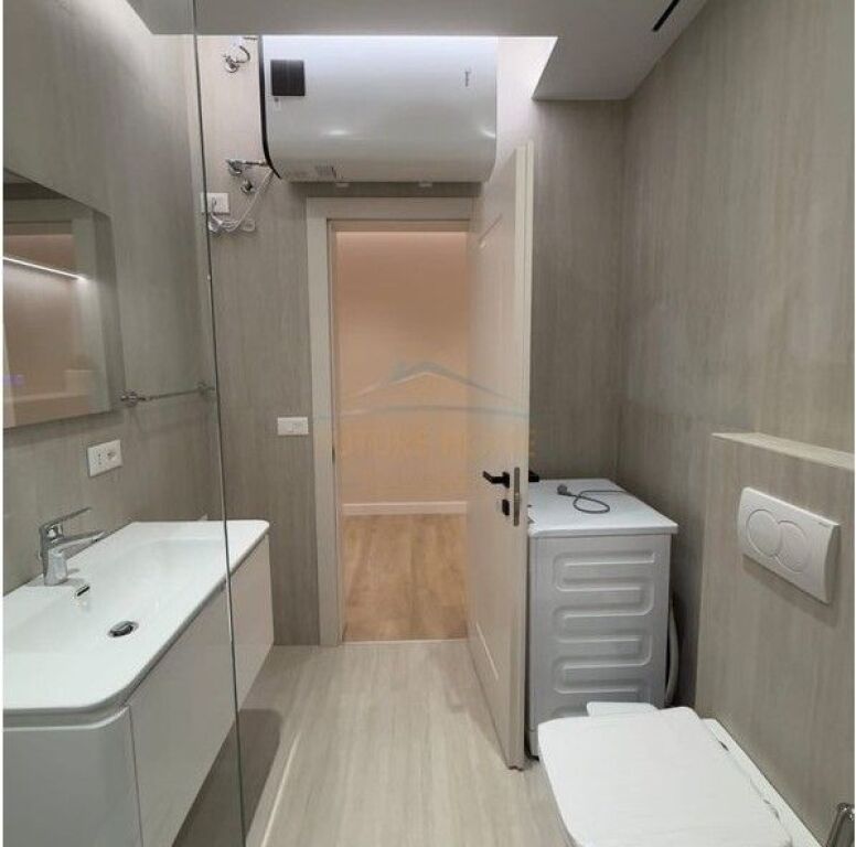 Affitto, Locale 2+1+2+ Posto Auto, Coin, Tirane