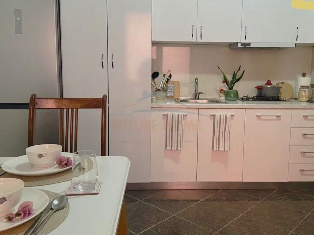 Affitto, Villa su 3 piani, Xhamlliku