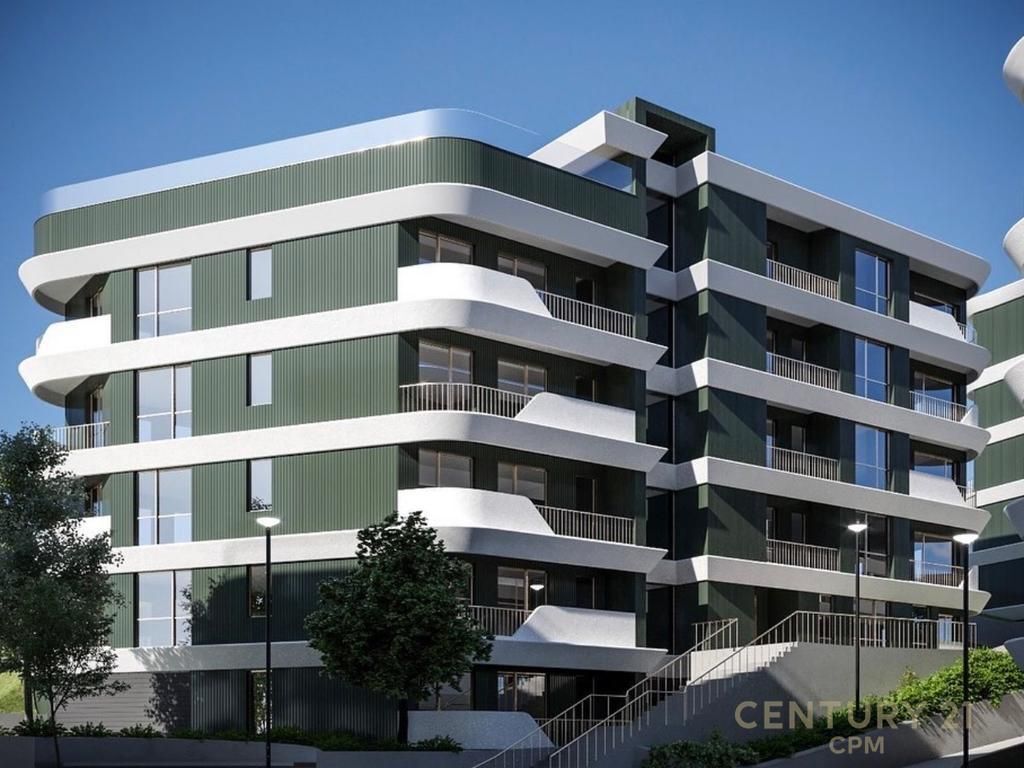 OPPORTUNITY! APARTMENT FOR SALE AT THE DRY LAKE!