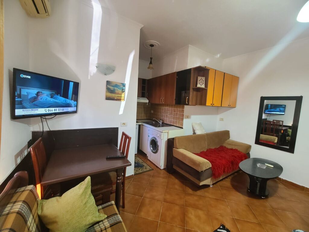 Only 5 minutes away from New Boulevard, a well-furnished studio apartment plus internet.