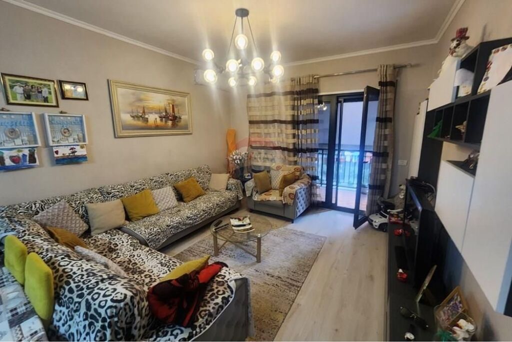 Apartament - Për Shitje - Ish Fusha e Aviacionit, Tiranë