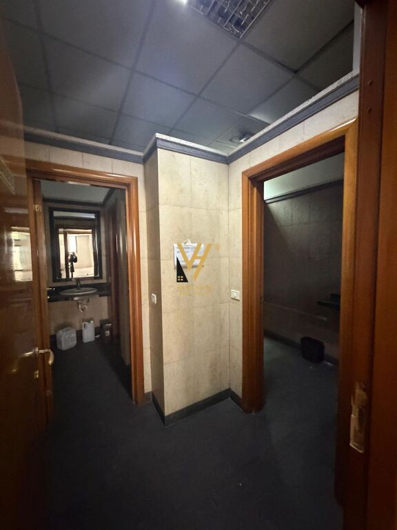 OFFICE 420 M2 FOR RENT ON ELBASANI STREET 7,000 EURO