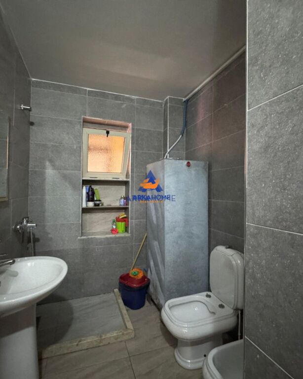 JEPET APARTAMENT ME QERA 1+1+BALLKON " RRUGA GRIGOR HEBA,STADIUMI DINAMO" 500 EURO