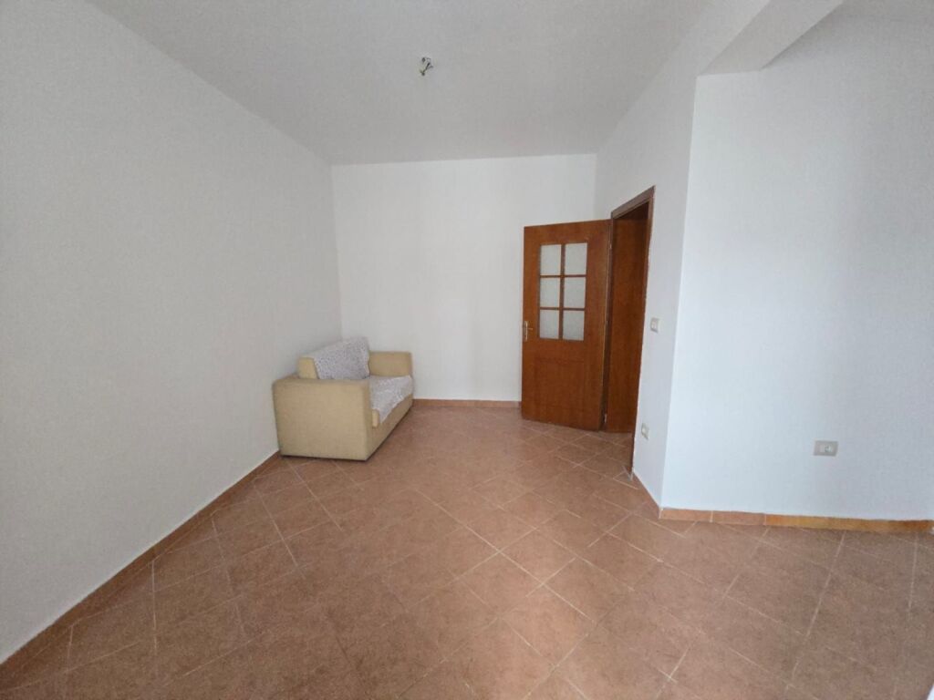 🏡 APPARTAMENTO 2+1 IN VENDITA – VICINO ALLA DIREZIONE DELLA POLIZIA, DURRËS