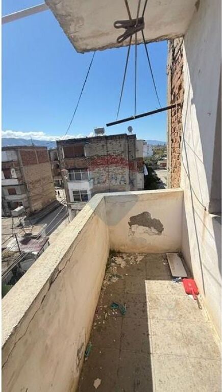 Apartament - Për Shitje - Rruga Enver Jaho, Vlorë