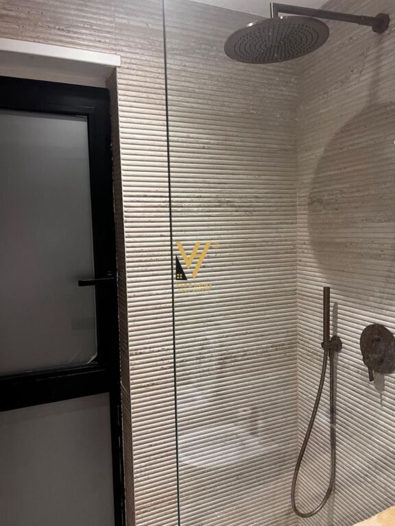 VENDESI APPARTAMENTO 3+1+2+VERANDA A BLLOKU 750.000 EURO