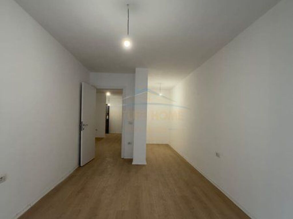 In vendita, Appartamento 1+1, Kombinat