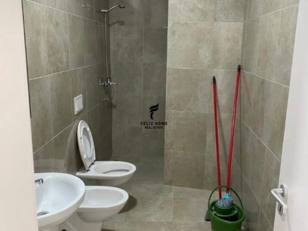 OFFICE FOR RENT 85 M2 PAZARI I RI 80,000 LEKE FH-68375
