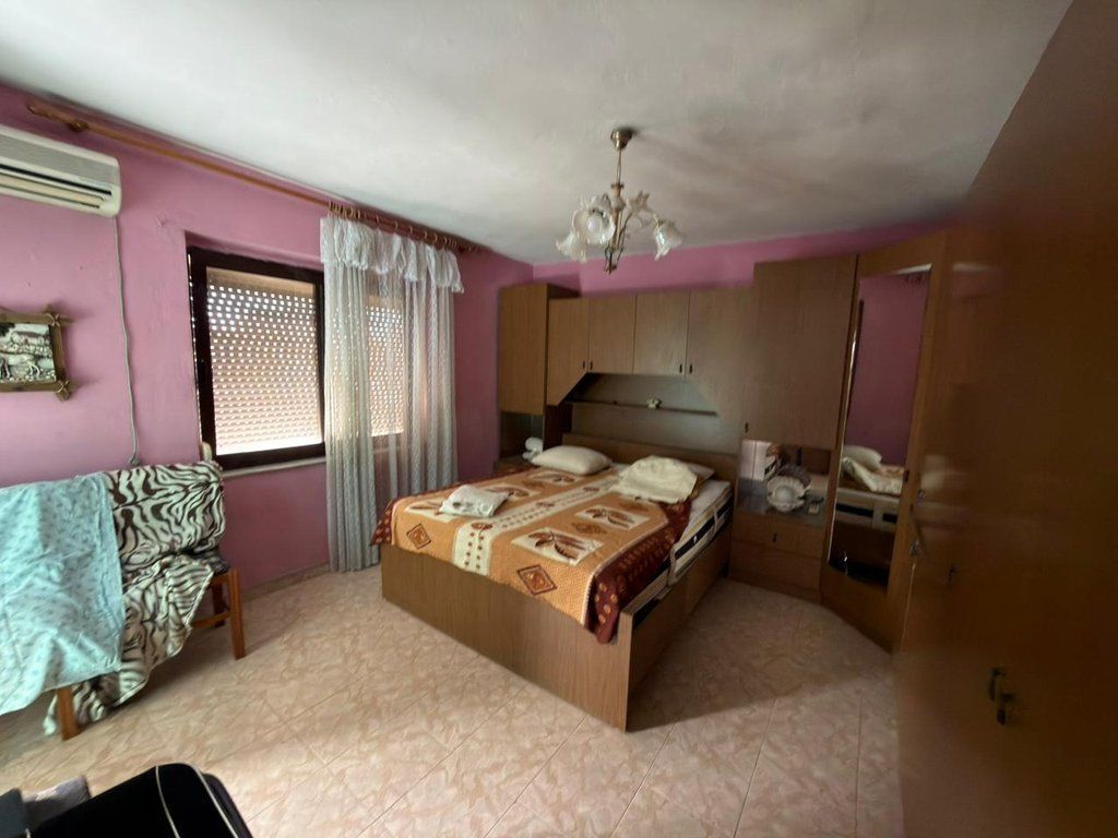 Rruga Asim Vokshi, Shesim Apartament 3+1