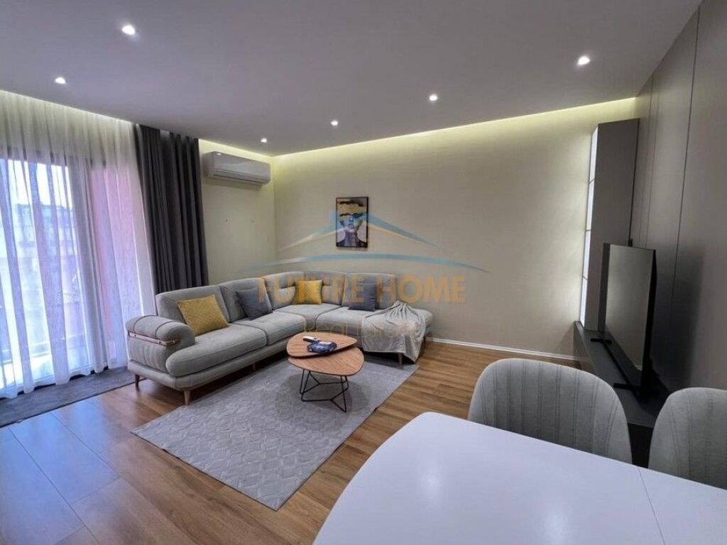 Vendita, Appartamento 1+1, Galeria Roma, Rruga e Kavajes, Tirane !