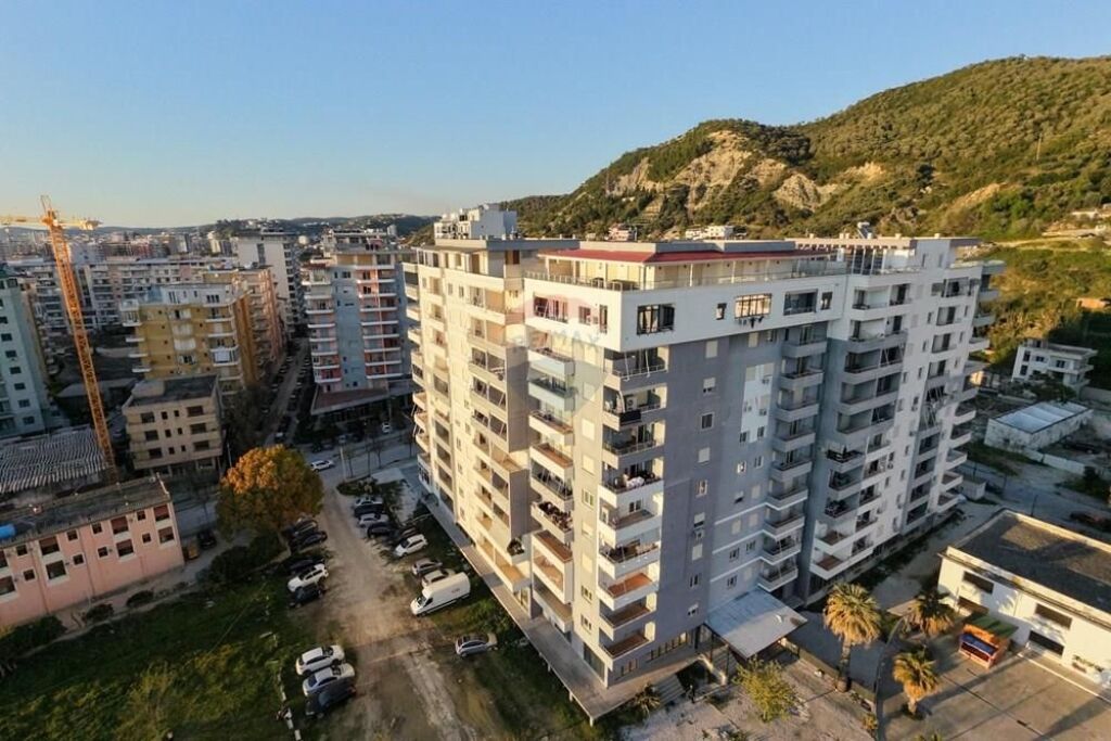 2 Appartamenti – In Vendita – Lungomare, Vlorë