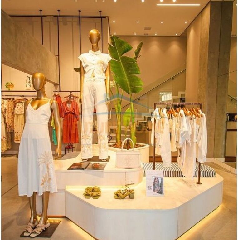 Shitet, Biznesi-Butik, 21 Dhjetori